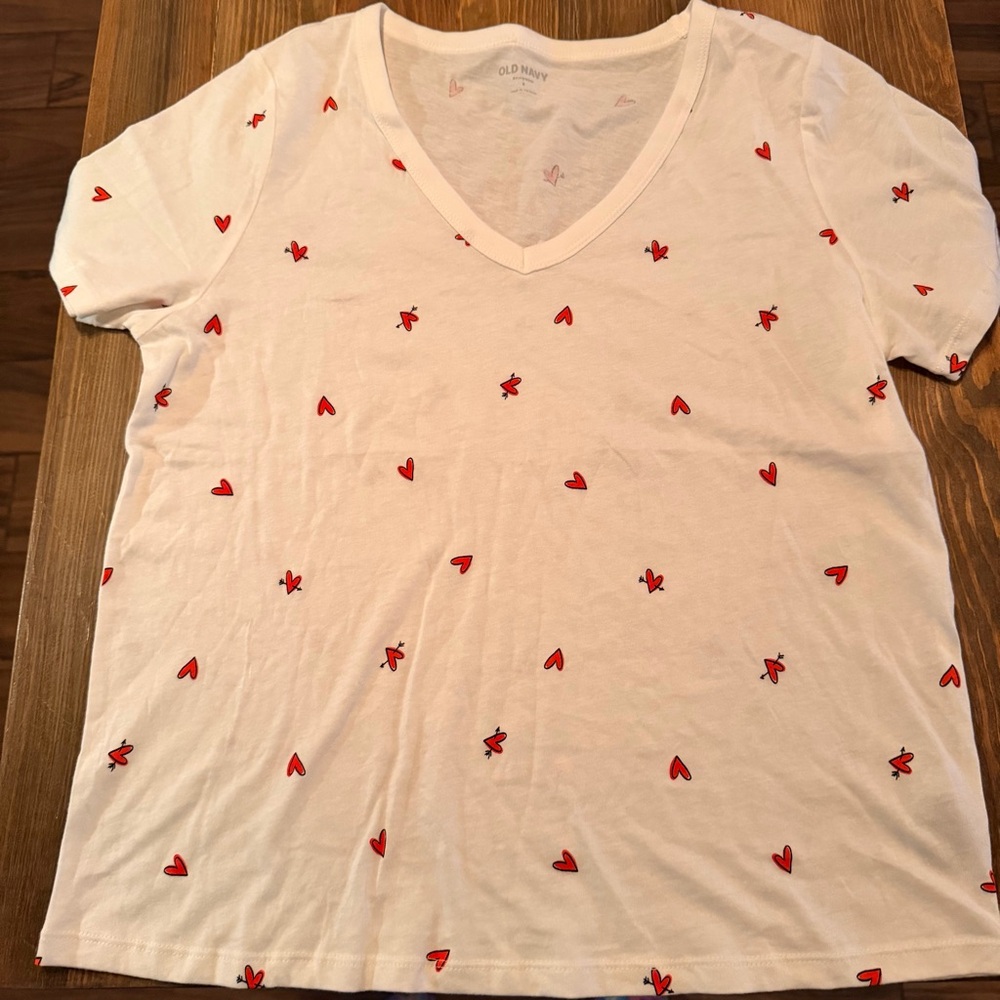 Old Navy Heart Valentines Tee